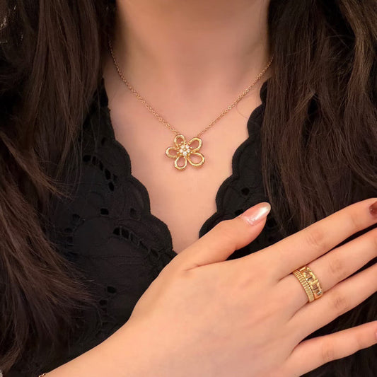 VCA Flower Necklace